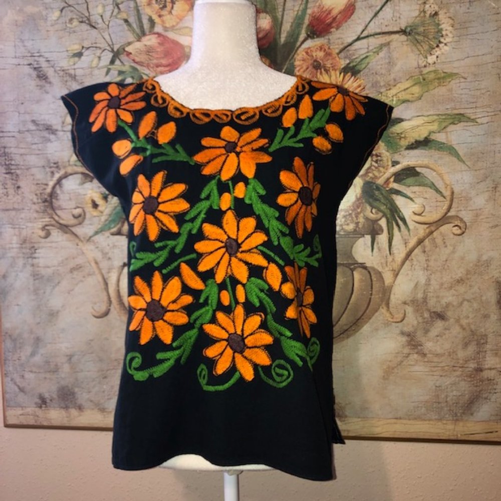 Sz M Vintage Black Mexican Embroidered Sunflowers S/S Shirt